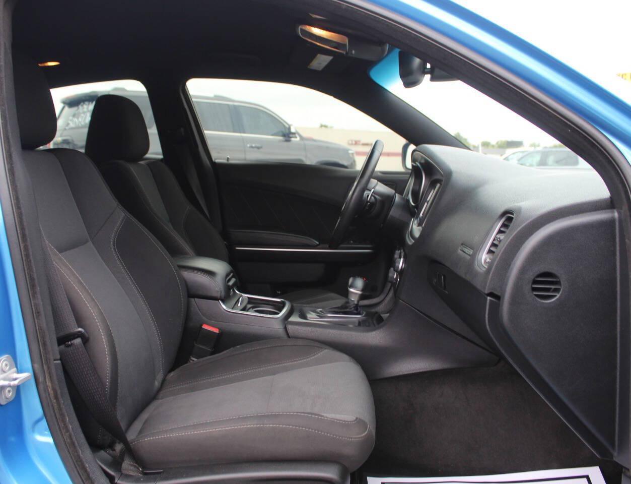 2016 Blue Dodge Charger R/T (2C3CDXCT7GH) with an HEMI 5.7L V8 370hp 395ft. lbs. 5.7L V8 engine, Automatic 8-Speed transmission, located at 4301 NW 39th , Oklahoma City, OK, 73112, (405) 949-5600, 35.512135, -97.598671 - SPEND SMART --- BUY FROM SUPER SPORTS. ALL PRICES, DOWN PAYMENTS, PAYMENTS, AND FINANCE TERMS ARE NEGOTIABLE AT THE TIME OF APPROVAL. WE WILL WORK WITH YOU TO FIT YOUR BUDGET. WE WILL EVEN LOWER AND ADJUST THE NUMBERS TO HELP MAKE THE VEHICLE MORE AFFORDABLE FOR YOU. Our financing progra- Photo#9