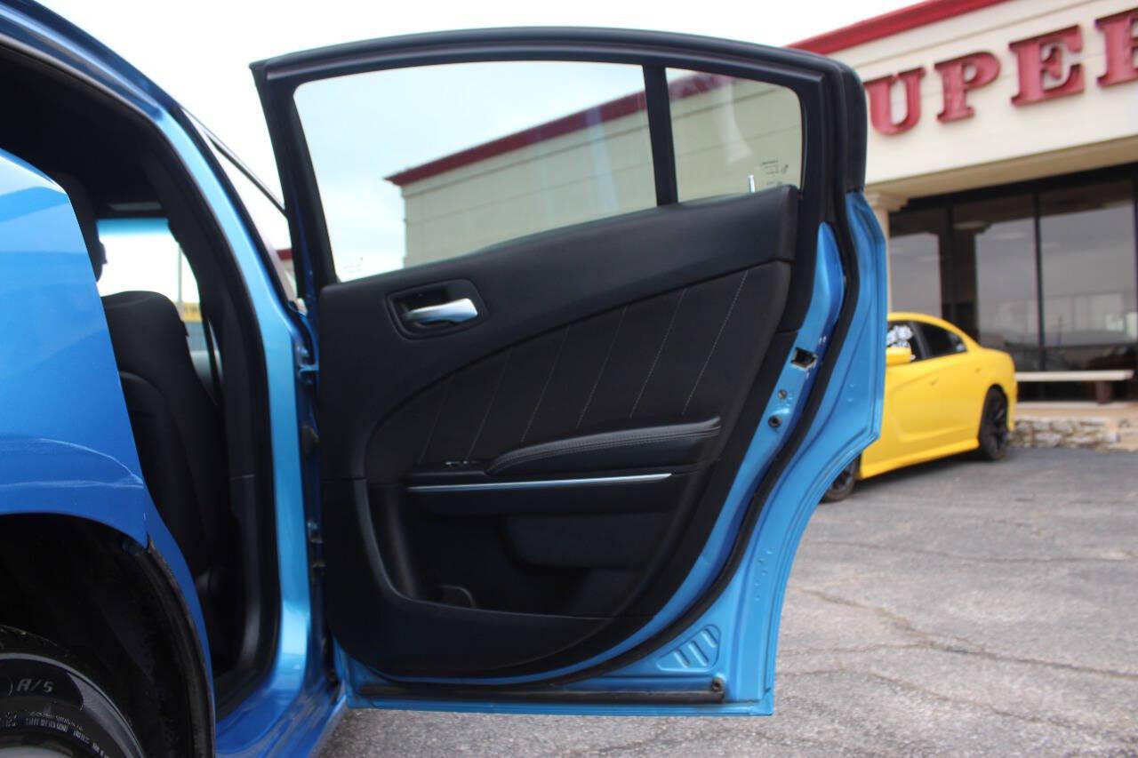 2016 Blue Dodge Charger R/T (2C3CDXCT7GH) with an HEMI 5.7L V8 370hp 395ft. lbs. 5.7L V8 engine, Automatic 8-Speed transmission, located at 4301 NW 39th , Oklahoma City, OK, 73112, (405) 949-5600, 35.512135, -97.598671 - SPEND SMART --- BUY FROM SUPER SPORTS. ALL PRICES, DOWN PAYMENTS, PAYMENTS, AND FINANCE TERMS ARE NEGOTIABLE AT THE TIME OF APPROVAL. WE WILL WORK WITH YOU TO FIT YOUR BUDGET. WE WILL EVEN LOWER AND ADJUST THE NUMBERS TO HELP MAKE THE VEHICLE MORE AFFORDABLE FOR YOU. Our financing progra- Photo#10