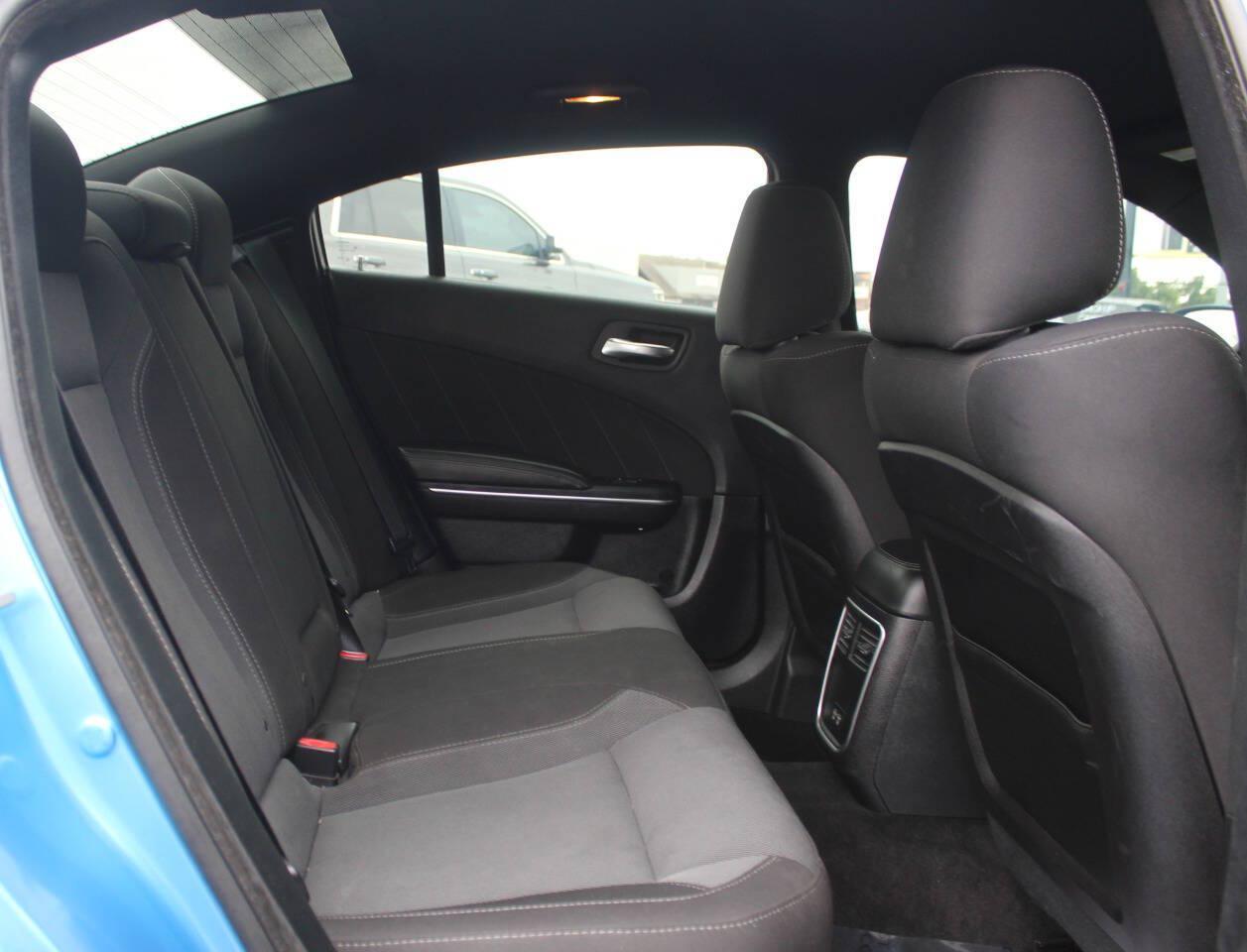 2016 Blue Dodge Charger R/T (2C3CDXCT7GH) with an HEMI 5.7L V8 370hp 395ft. lbs. 5.7L V8 engine, Automatic 8-Speed transmission, located at 4301 NW 39th , Oklahoma City, OK, 73112, (405) 949-5600, 35.512135, -97.598671 - SPEND SMART --- BUY FROM SUPER SPORTS. ALL PRICES, DOWN PAYMENTS, PAYMENTS, AND FINANCE TERMS ARE NEGOTIABLE AT THE TIME OF APPROVAL. WE WILL WORK WITH YOU TO FIT YOUR BUDGET. WE WILL EVEN LOWER AND ADJUST THE NUMBERS TO HELP MAKE THE VEHICLE MORE AFFORDABLE FOR YOU. Our financing progra- Photo#11