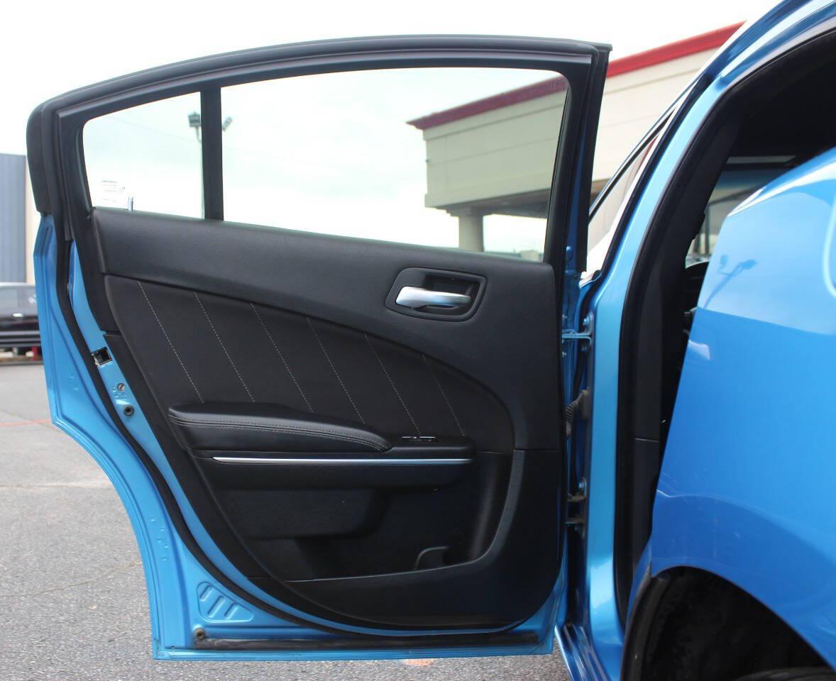 2016 Blue Dodge Charger R/T (2C3CDXCT7GH) with an HEMI 5.7L V8 370hp 395ft. lbs. 5.7L V8 engine, Automatic 8-Speed transmission, located at 4301 NW 39th , Oklahoma City, OK, 73112, (405) 949-5600, 35.512135, -97.598671 - SPEND SMART --- BUY FROM SUPER SPORTS. ALL PRICES, DOWN PAYMENTS, PAYMENTS, AND FINANCE TERMS ARE NEGOTIABLE AT THE TIME OF APPROVAL. WE WILL WORK WITH YOU TO FIT YOUR BUDGET. WE WILL EVEN LOWER AND ADJUST THE NUMBERS TO HELP MAKE THE VEHICLE MORE AFFORDABLE FOR YOU. Our financing progra- Photo#13