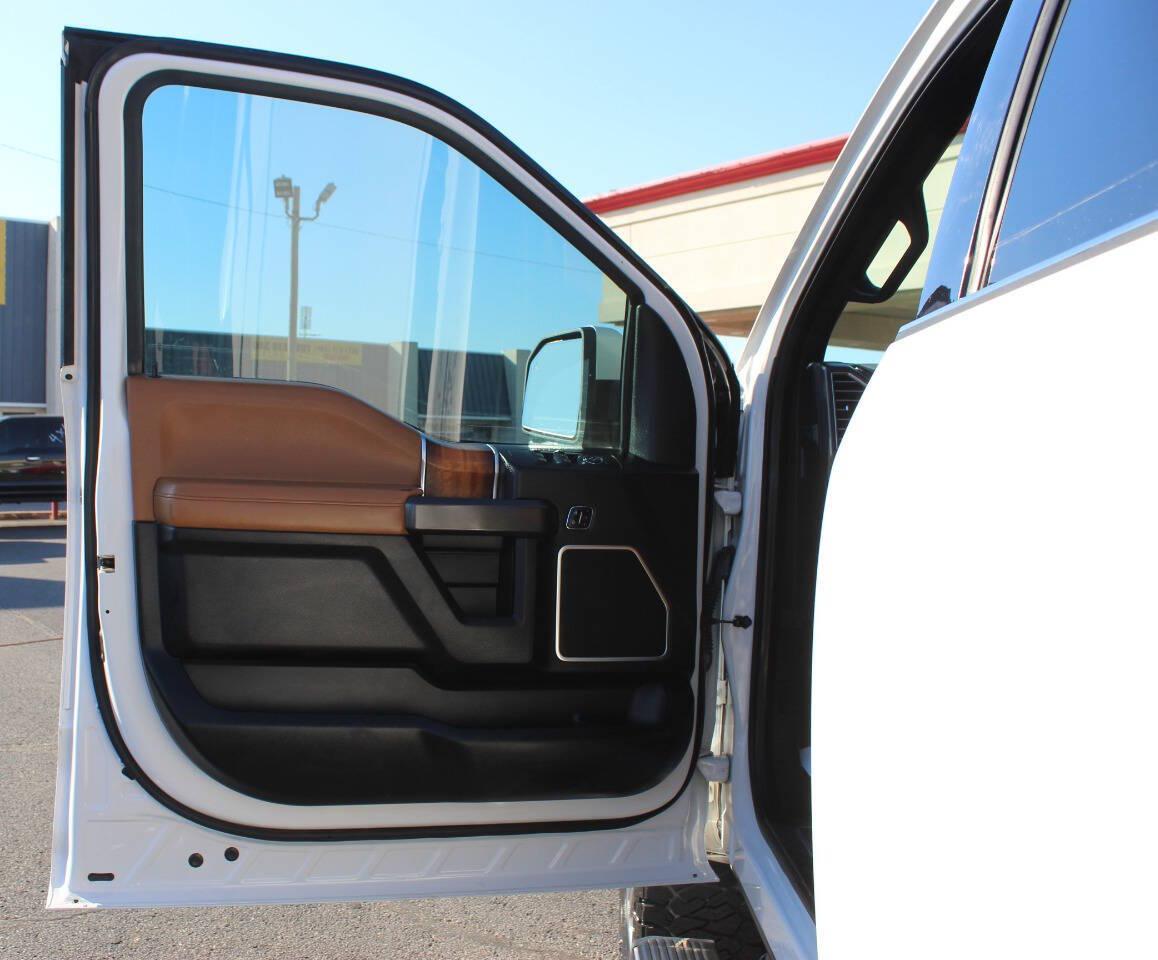 2016 White Ford F-150 XLT SuperCrew 6.5-ft. Bed 4WD (1FTEW1EG3GF) with an EcoBoost 3.5L Twin Turbo V6 365hp 420ft. lbs. 3.5L V6 engine, Automatic 6-Speed transmission, located at 4301 NW 39th , Oklahoma City, OK, 73112, (405) 949-5600, 35.512135, -97.598671 - SPEND SMART --- BUY FROM SUPER SPORTS. ALL PRICES, DOWN PAYMENTS, PAYMENTS, AND FINANCE TERMS ARE NEGOTIABLE AT THE TIME OF APPROVAL. WE WILL WORK WITH YOU TO FIT YOUR BUDGET. WE WILL EVEN LOWER AND ADJUST THE NUMBERS TO HELP MAKE THE VEHICLE MORE AFFORDABLE FOR YOU. Our financing progra- Photo#14