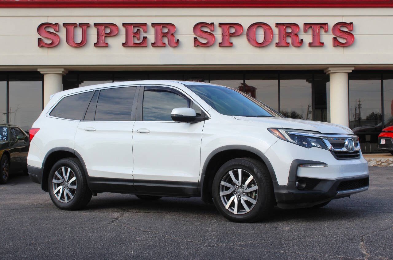 2021 White Honda Pilot EXL 2WD (5FNYF5H55MB) with an 3.5L V6 280hp 262ft. lbs. 3.5L V6 engine, Automatic 9-Speed transmission, located at 4301 NW 39th , Oklahoma City, OK, 73112, (405) 949-5600, 35.512135, -97.598671 - Hablamos espanol. SPEND SMART --- BUY FROM SUPER SPORTS. ALL PRICES, DOWN PAYMENTS, PAYMENTS, AND FINANCE TERMS ARE NEGOTIABLE AT THE TIME OF APPROVAL. WE WILL WORK WITH YOU TO FIT YOUR BUDGET. WE WILL EVEN LOWER AND ADJUST THE NUMBERS TO HELP MAKE THE VEHICLE MORE AFFORDABLE FOR YOU.- Photo#0