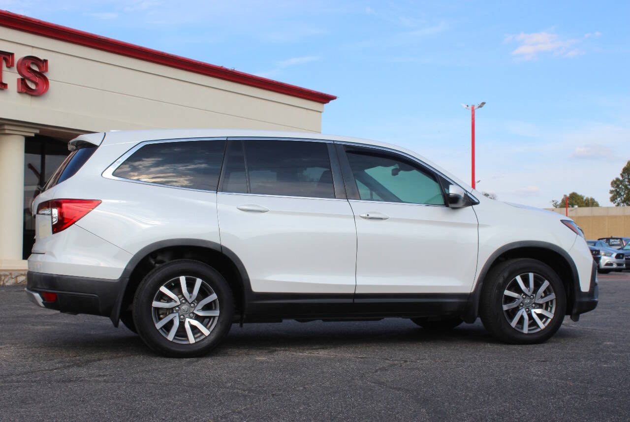 2021 White Honda Pilot EXL 2WD (5FNYF5H55MB) with an 3.5L V6 280hp 262ft. lbs. 3.5L V6 engine, Automatic 9-Speed transmission, located at 4301 NW 39th , Oklahoma City, OK, 73112, (405) 949-5600, 35.512135, -97.598671 - Hablamos espanol. SPEND SMART --- BUY FROM SUPER SPORTS. ALL PRICES, DOWN PAYMENTS, PAYMENTS, AND FINANCE TERMS ARE NEGOTIABLE AT THE TIME OF APPROVAL. WE WILL WORK WITH YOU TO FIT YOUR BUDGET. WE WILL EVEN LOWER AND ADJUST THE NUMBERS TO HELP MAKE THE VEHICLE MORE AFFORDABLE FOR YOU.- Photo#2