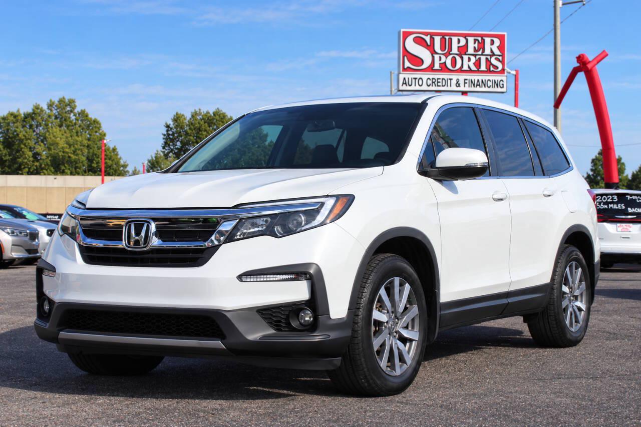 2021 White Honda Pilot EXL 2WD (5FNYF5H55MB) with an 3.5L V6 280hp 262ft. lbs. 3.5L V6 engine, Automatic 9-Speed transmission, located at 4301 NW 39th , Oklahoma City, OK, 73112, (405) 949-5600, 35.512135, -97.598671 - Hablamos espanol. SPEND SMART --- BUY FROM SUPER SPORTS. ALL PRICES, DOWN PAYMENTS, PAYMENTS, AND FINANCE TERMS ARE NEGOTIABLE AT THE TIME OF APPROVAL. WE WILL WORK WITH YOU TO FIT YOUR BUDGET. WE WILL EVEN LOWER AND ADJUST THE NUMBERS TO HELP MAKE THE VEHICLE MORE AFFORDABLE FOR YOU.- Photo#6