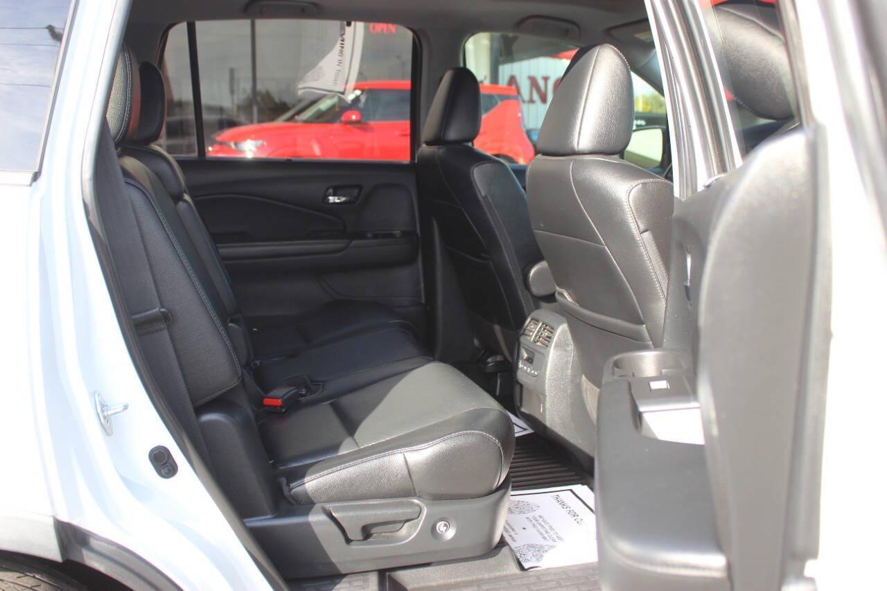 2021 White Honda Pilot EXL 2WD (5FNYF5H55MB) with an 3.5L V6 280hp 262ft. lbs. 3.5L V6 engine, Automatic 9-Speed transmission, located at 4301 NW 39th , Oklahoma City, OK, 73112, (405) 949-5600, 35.512135, -97.598671 - Hablamos espanol. SPEND SMART --- BUY FROM SUPER SPORTS. ALL PRICES, DOWN PAYMENTS, PAYMENTS, AND FINANCE TERMS ARE NEGOTIABLE AT THE TIME OF APPROVAL. WE WILL WORK WITH YOU TO FIT YOUR BUDGET. WE WILL EVEN LOWER AND ADJUST THE NUMBERS TO HELP MAKE THE VEHICLE MORE AFFORDABLE FOR YOU.- Photo#10